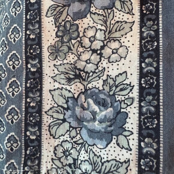 Vintage 100% Cotton Floral Blue White Pleated Mid Skirt  Made in U.S.A. Size XS - Picture 3 of 10